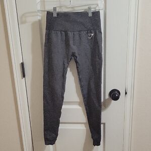 Gray Leggings with Sleek Design and Comfort